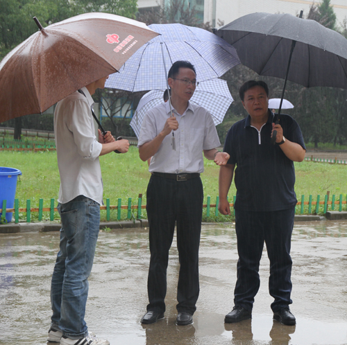 郑在洲副主任冒雨赴江宁科教基地检查指导工作