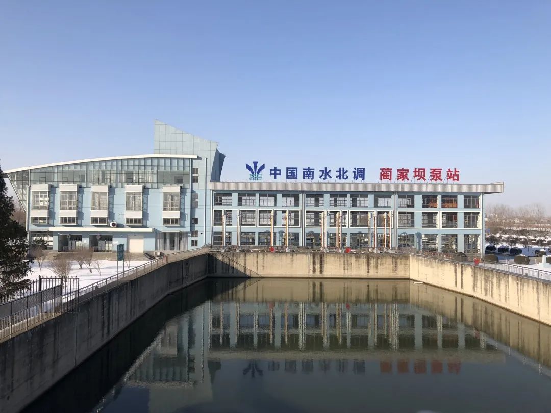 雪后初晴 南水北调江苏段一江碧波银装素裹