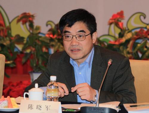 厅厅长吕振霖,副厅长陆桂华,南京市人民政府副市长陈维健等出席会议